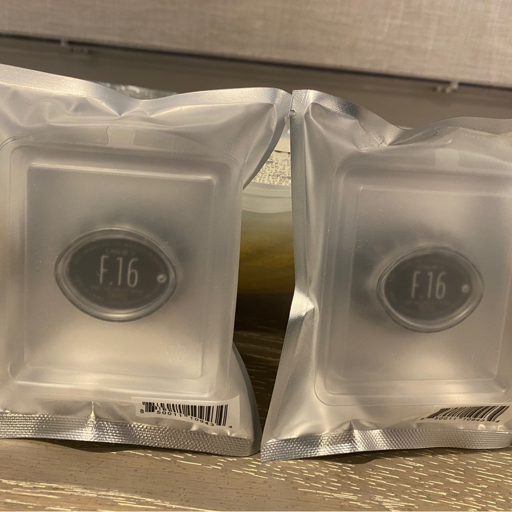(1) remaining f16 truffle Lashify